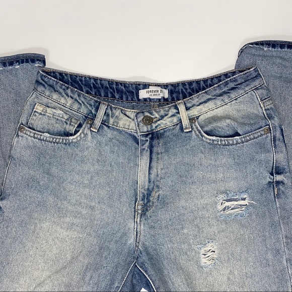 FOREVER 21 BOYFRIEND DEMIN RIPPED CAPRI JEANS - Picture 2 of 9